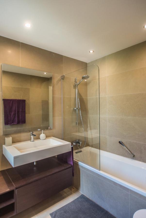 Luxurioese Und Grossraeumige Villa Mit Community Pool, Sicht Auf Das Mittelmeer Sowie Dem Mar Menor, La Manga Club Atamaría Kültér fotó